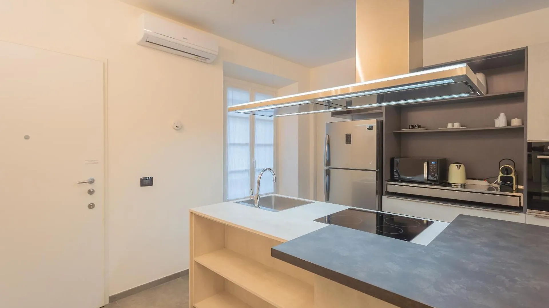 Enchanted Como Lake - City Apartment By Rent All Como 0*,